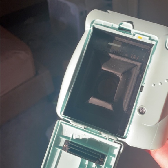 Teal polaroid camera - Picture 4 of 5